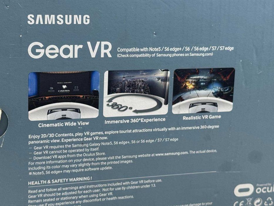 Samsung Gear VR by Oculus