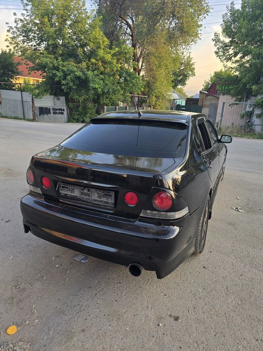 Lexus is300 в рассрочку!