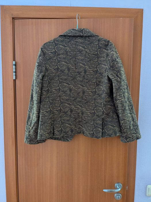 Продам женский костюм