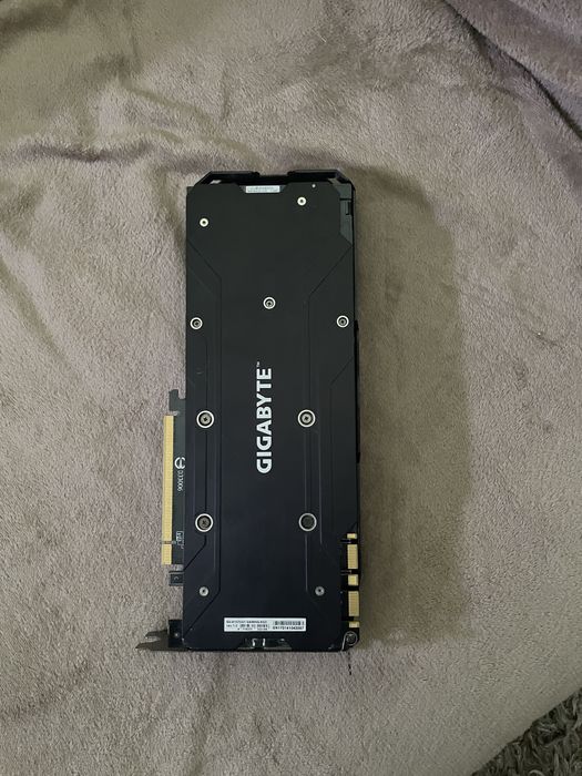 Placă video, merge cam pe toate jocurile gtx 1070ti 8gram