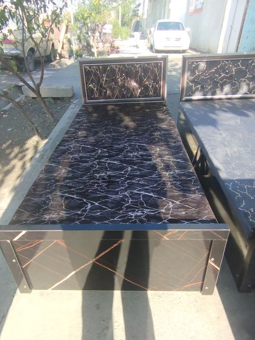 Bir kishilik spalni divan