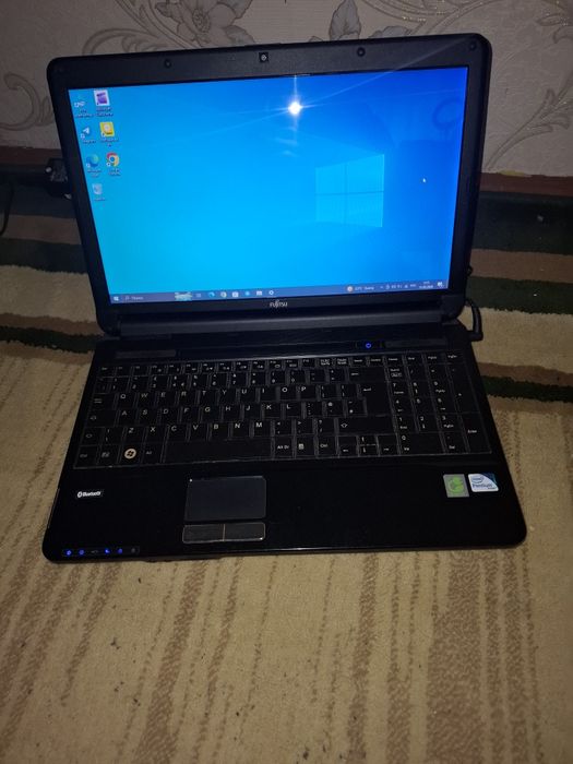 Noutbuk brend Fujitsu