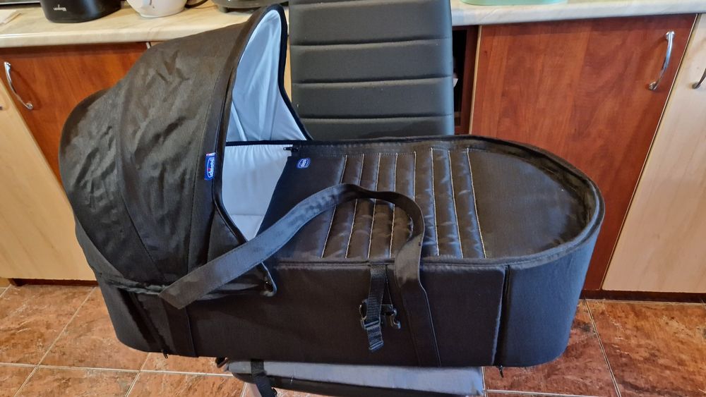 Vând landou Chicco semigrid, stare perfecta, compatibil Goody/WE