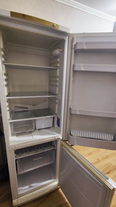 Холодильник Indesit
