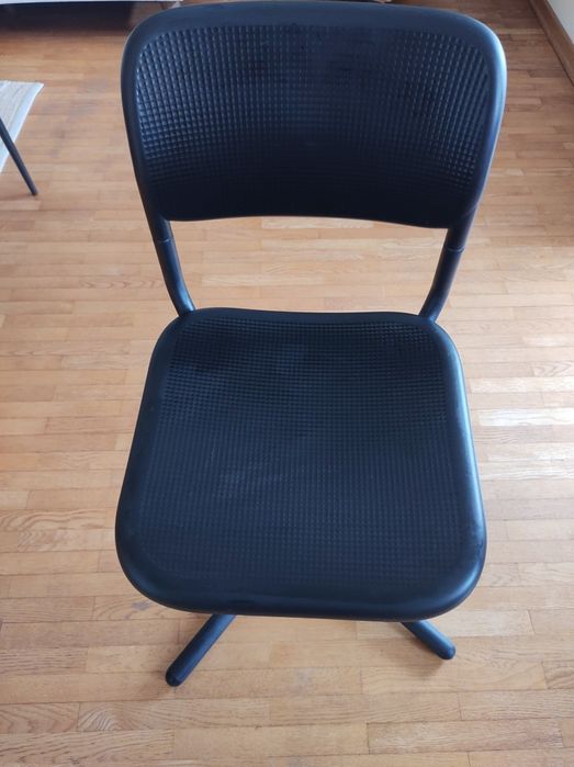 Продавам стол от Икея