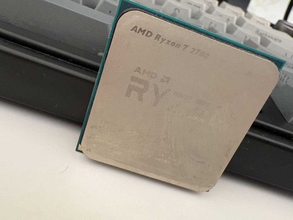 AMD Ryzen 7 2700