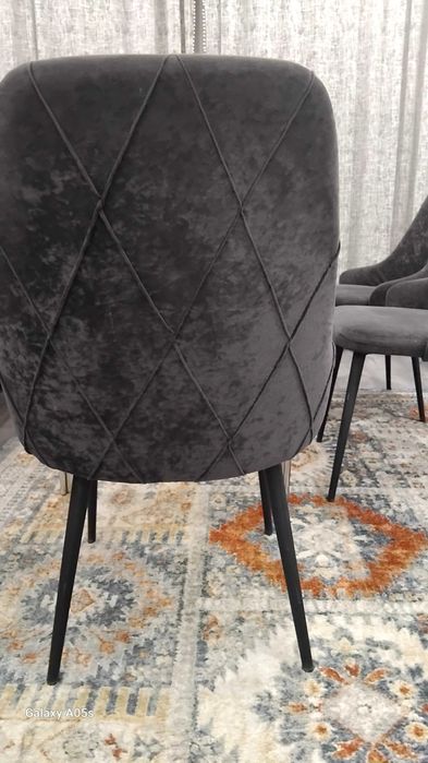 Кухонный стол со стульями