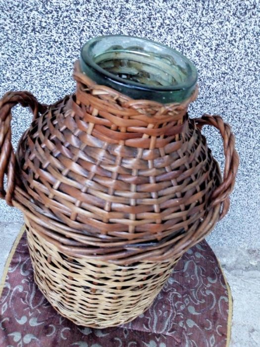 Стари големи дамаджани