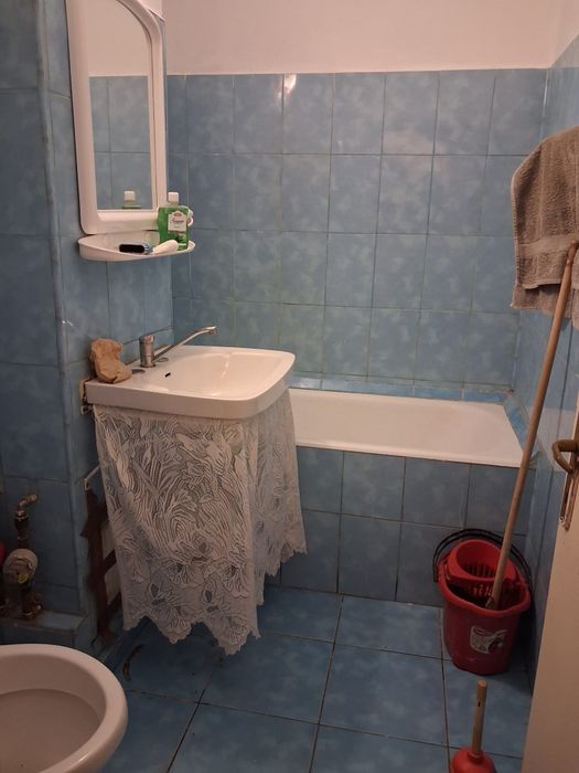 Închiriez Garsoniera