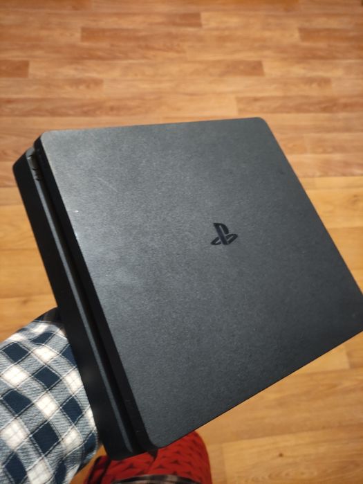 Playstation 4 slim