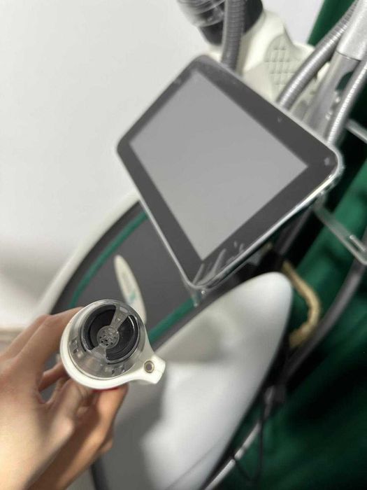 Vând aparat profesional de remodelare corporală și facială – REVOLV-X