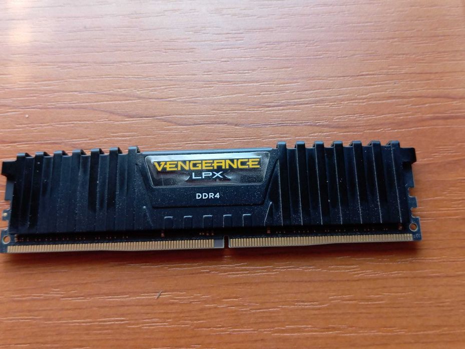 Corsair 16 Gb DDR4 3000