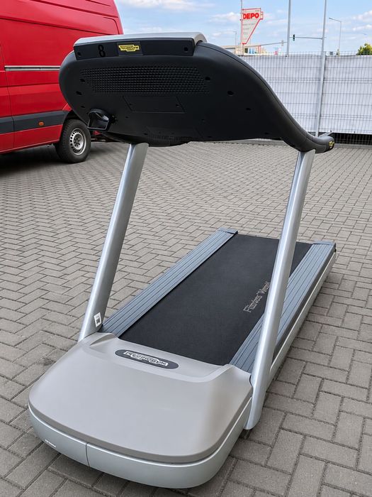Banda de alergat  TECHNOGYM Jog Now 700 Led