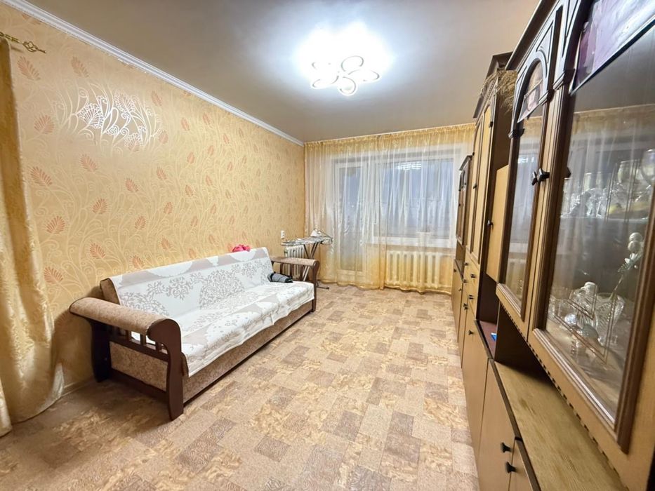 Продам 2 комн квартиру . Ажар