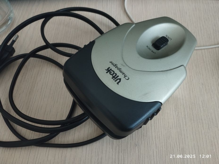 Утюжок для волос Vitek