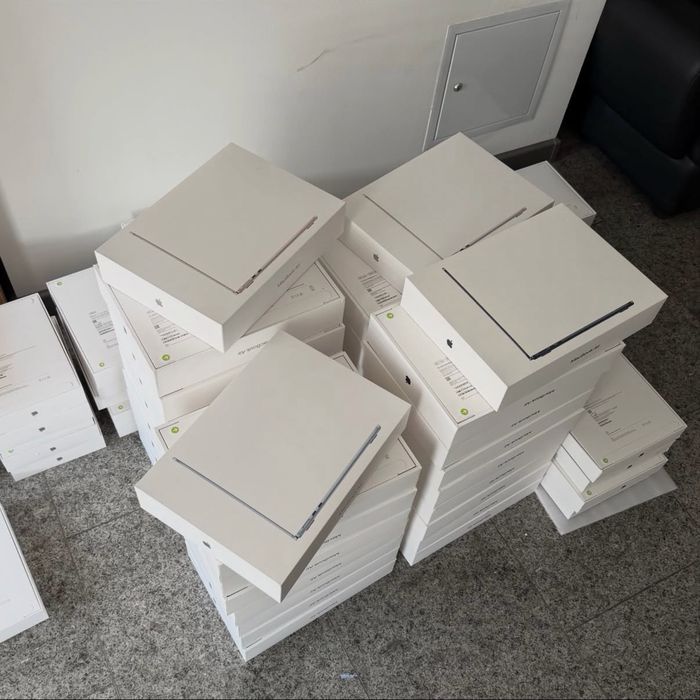 MacBook Air M5 — новый, оригинал Apple