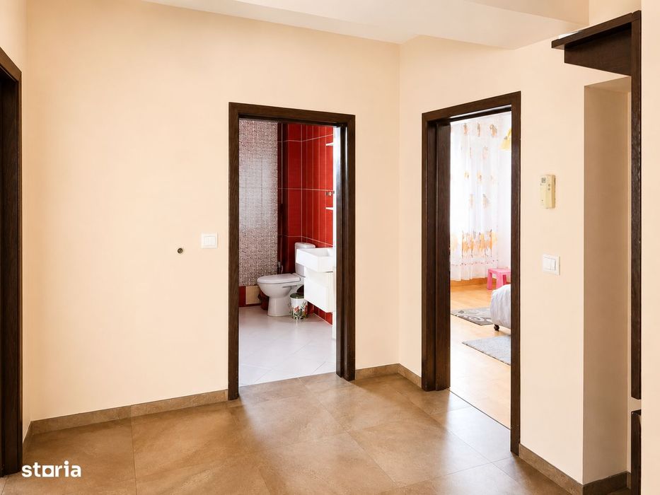 Apartament 3 camere, 74 mp + 2 balcoane, etaj 1,  Rădăuți