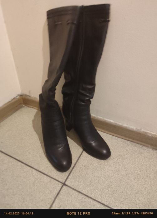 Кожаные демисезонные сапоги