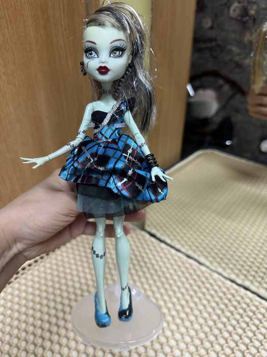 Продам куклу монстр  хай!