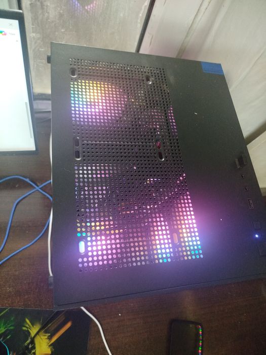 Продам срочно компьютер полный комплект