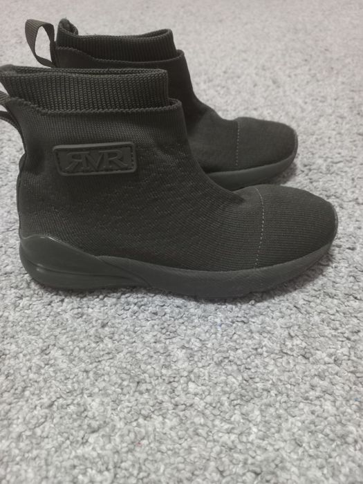 Детски обувки и дънки River Island