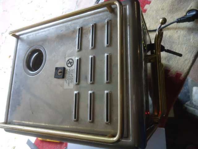 LAVAZZA кафе машина.