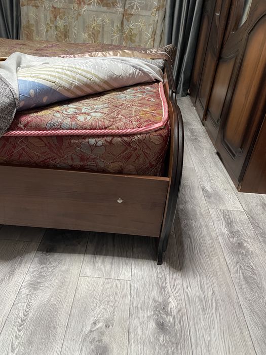 Продам спальний гарнитур