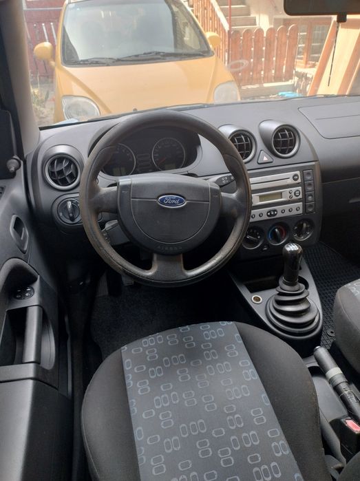 Vând Ford Focus 1,6