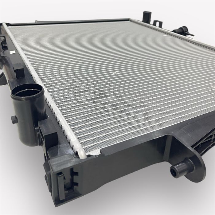 Радиатор Isuzu D-max