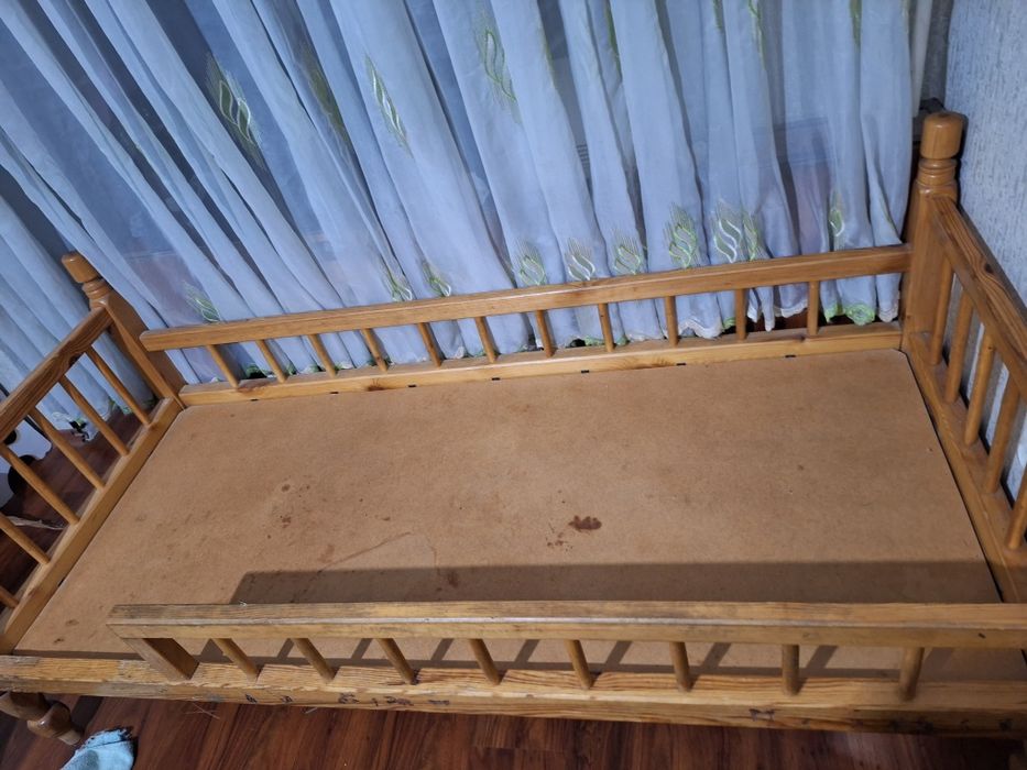 Дет крават сотилади