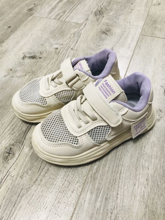 Продам обувь для девочки по 3000