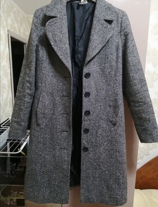 Стильное фирменное пальто