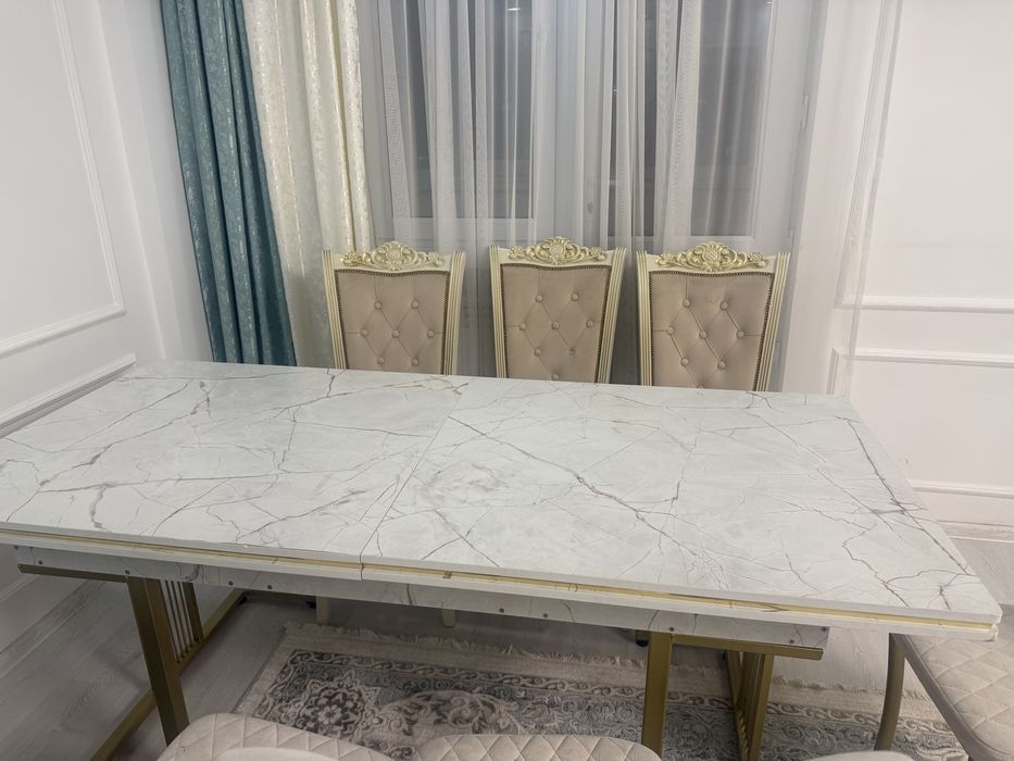 Стол для гостиной