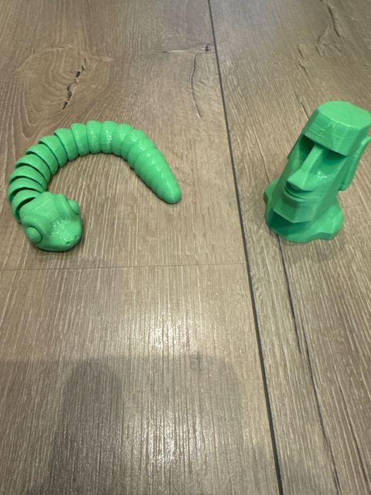 3d принтирана змия и статуетка
