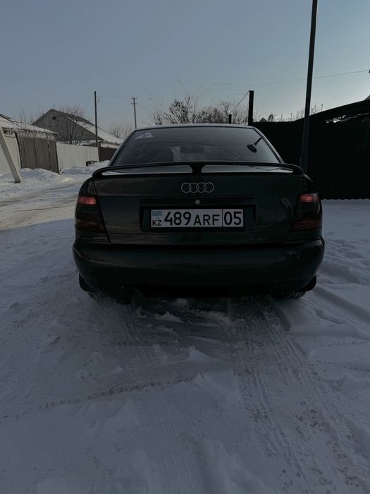 Автомобиль Ауди А4 97 год
