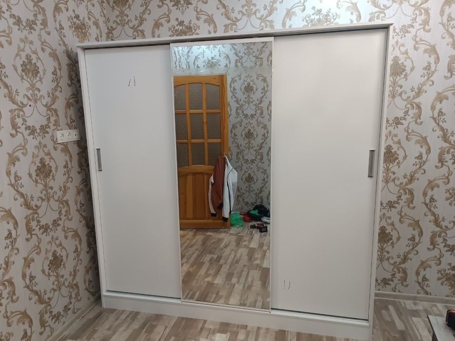 Shkaf sotiladi dastafka ustanovka bepul