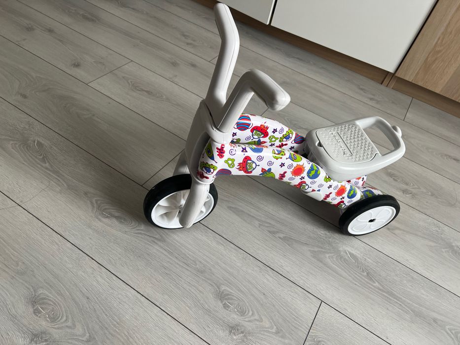 количка за бутане и колело за баланс