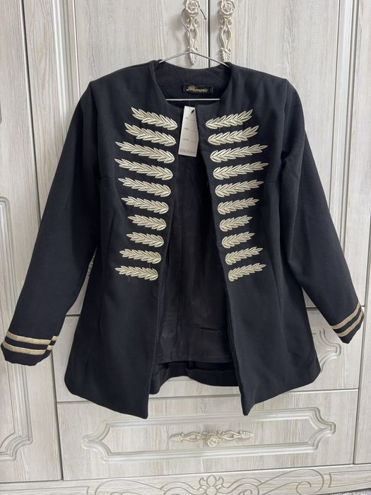 костюм с вишифкали