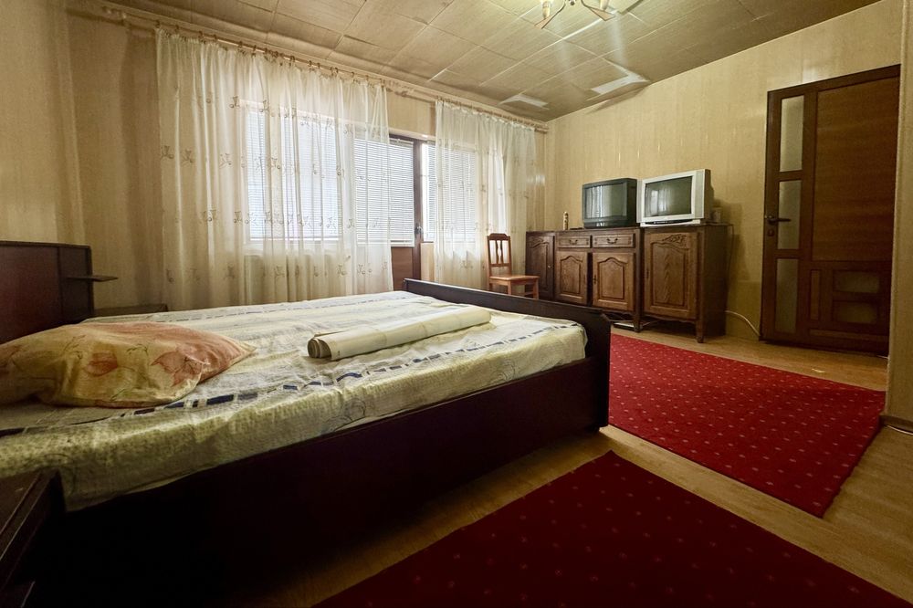 Proprietar! 3 camere et2/4 centrala termica geam la baie 2 gr sanitare