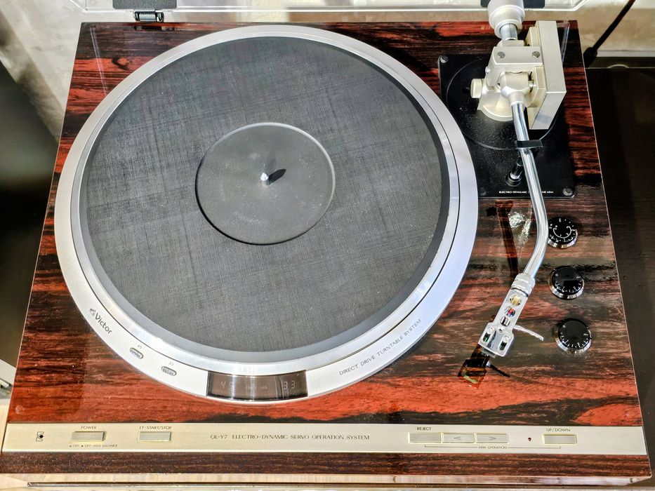 Проигрыватель Viktor QL-Y7, усилитель JA-S55, дека KD-A55.