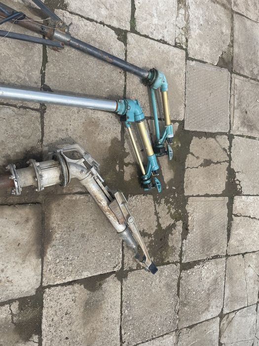 Vand 3 aspresoare 2 bucati sunt pe ploaie si unul e pe bataie big tun