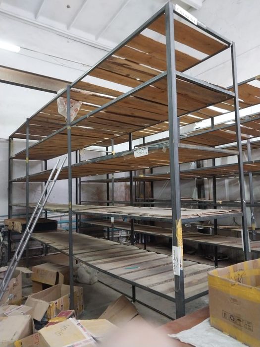 Стеллажи, 8 штук