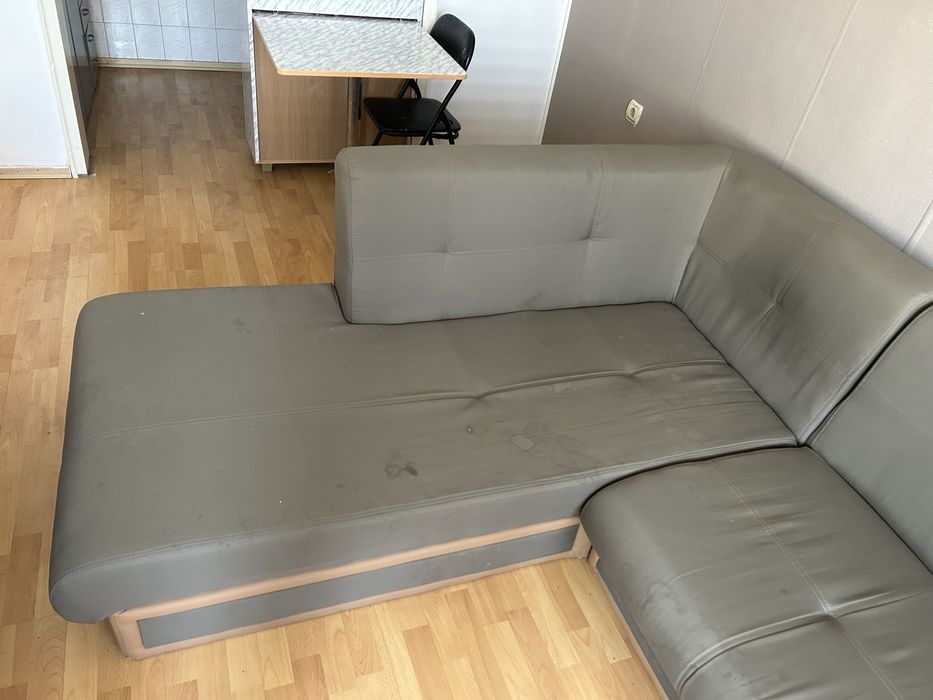 Ъглов разтегателен диван
