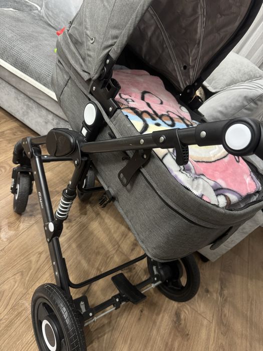 Продам детскую коляску люльку