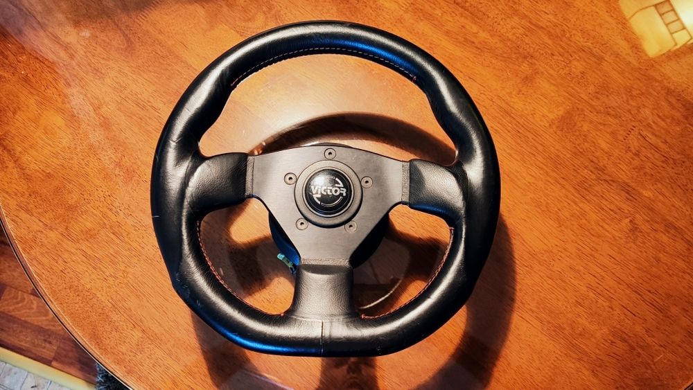 Руль кожаный ,,спортивный,,