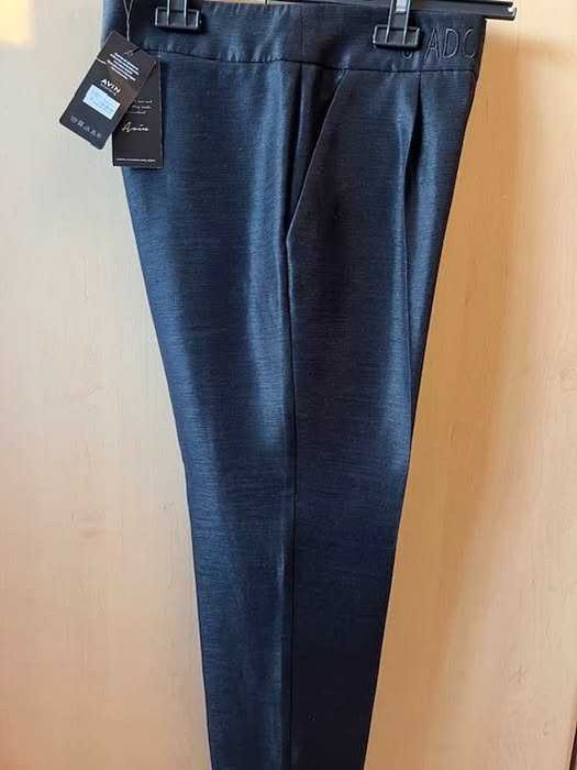 Авин, черен панталон от шантунг