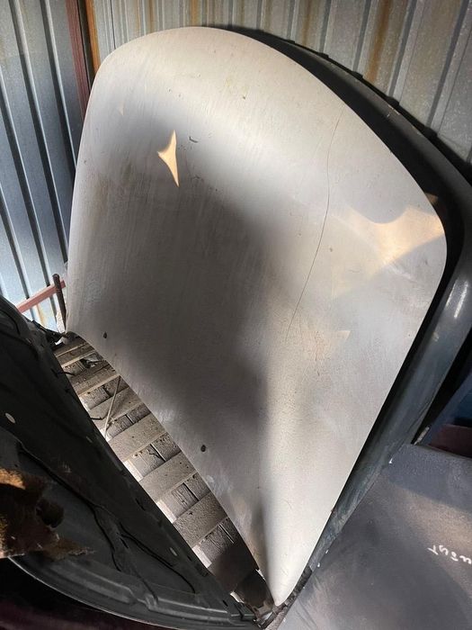 Капоты на Митсубиси Галант Дутый