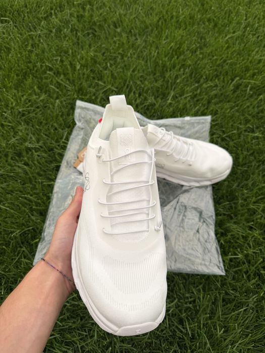 ON CLOUD× LOEWE cloudtilt all white