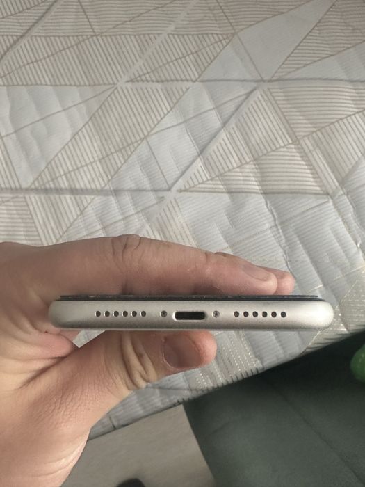 Продам айфон 11 идеал