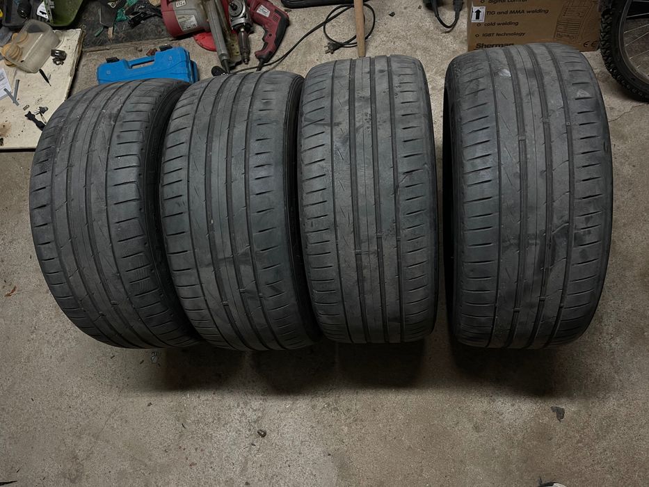 Летни гуми 245 / 40 R18